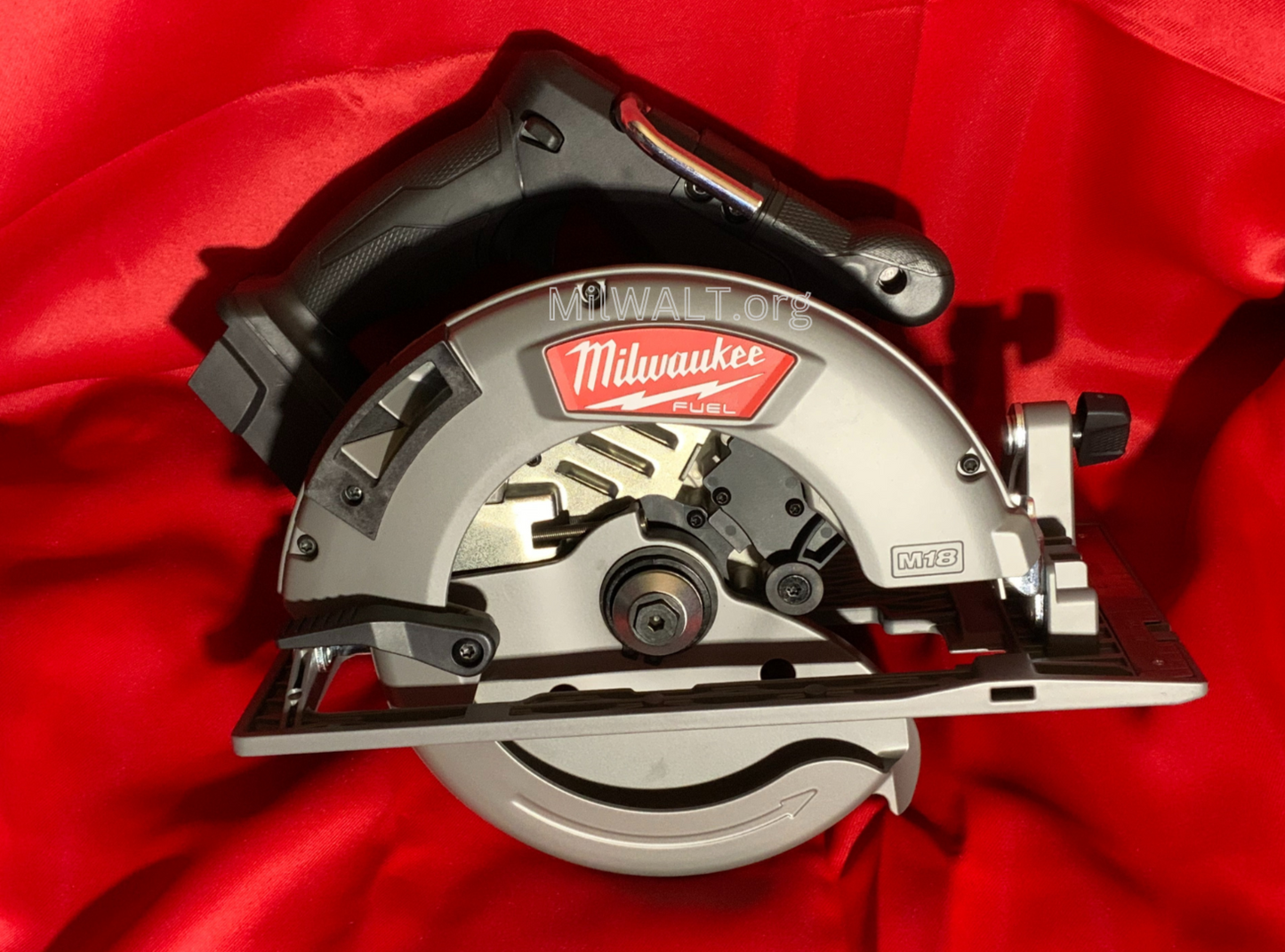 M18 Fuel Brushless 7-1/4” Circular Saw (2732-20)(BLACK)