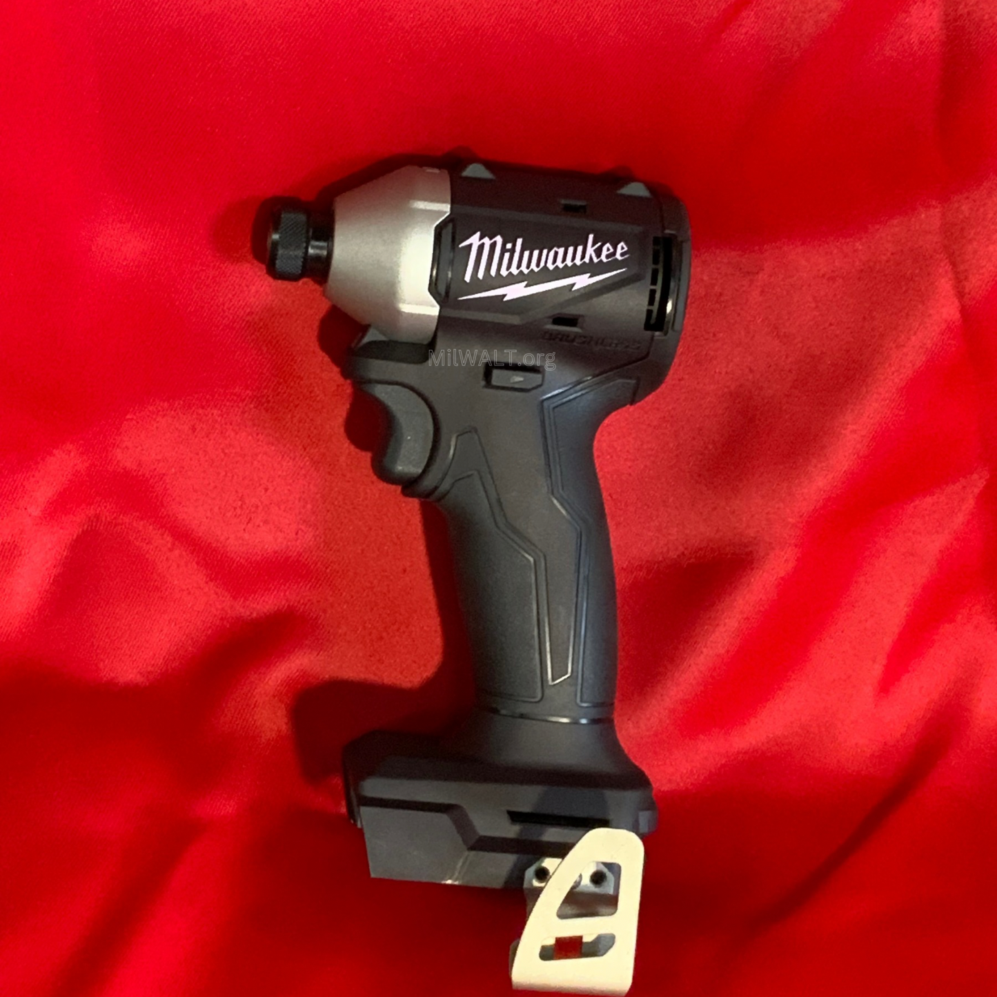 M18 Brushless 1/4” Compact Hex Impact Driver (3650-20)(BLACK)