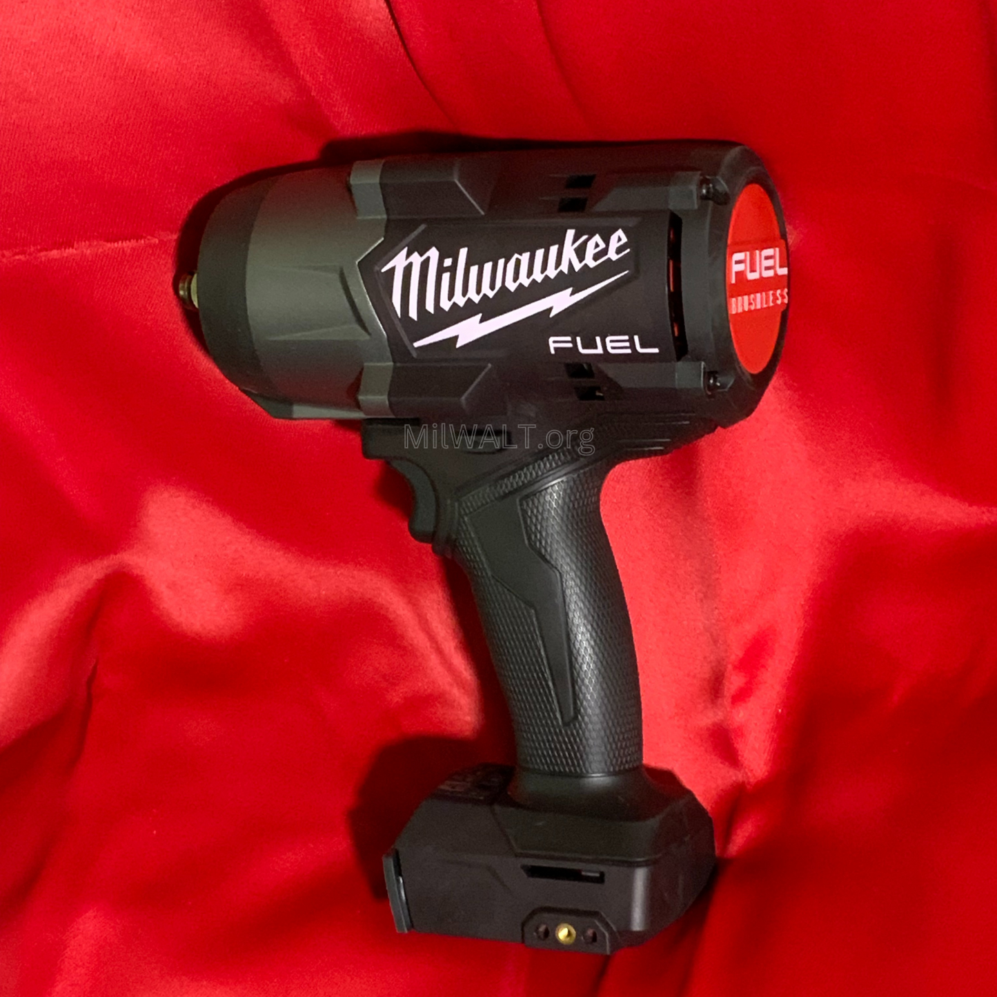 M18 Fuel 1/2” High Torque Impact Wrench w/ Friction Ring (2967-20)(BLACK)